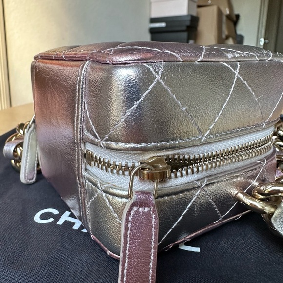 Chanel Quilted Mini Bag in Metallic Pink and Gold Box Bag - Picture 12 of 15